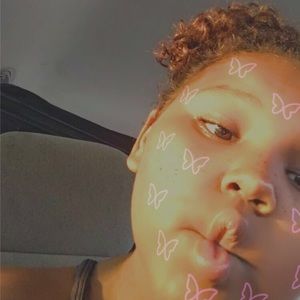 Meet your Posher, Maya